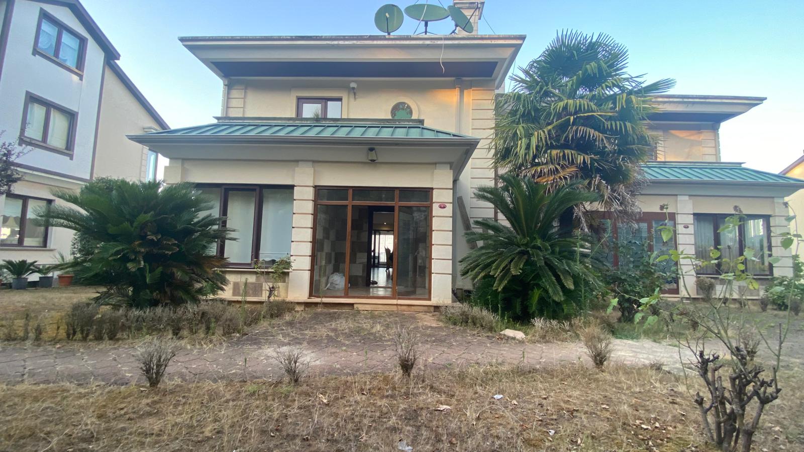 YALINCAK PARK EVLER 2'DE SATILIK TRİPLEKS VİLLA